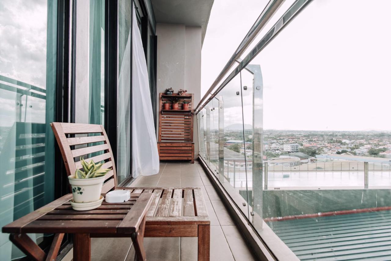 Haus 1 @ Imperial Suites Кучинг Экстерьер фото